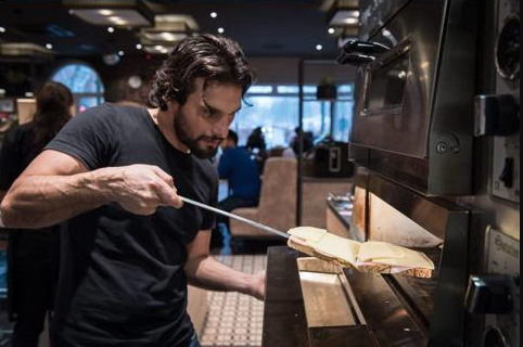 Croque wird frisch im Ofen zubereitet